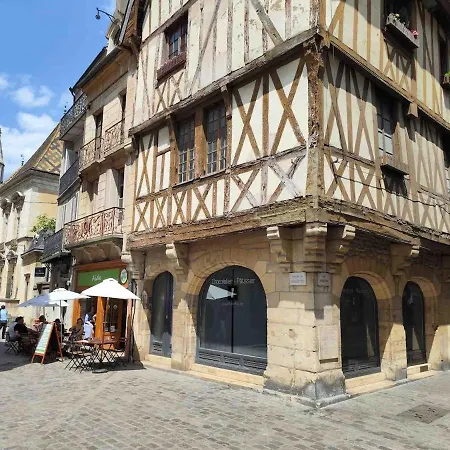 Le Jfk, Coeur Historique De Dijon
